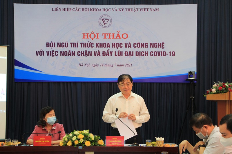 Hội thảo “Đội ngũ trí thức khoa học và công nghệ với việc ngăn chặn và đẩy lùi đại dịch COVID-19